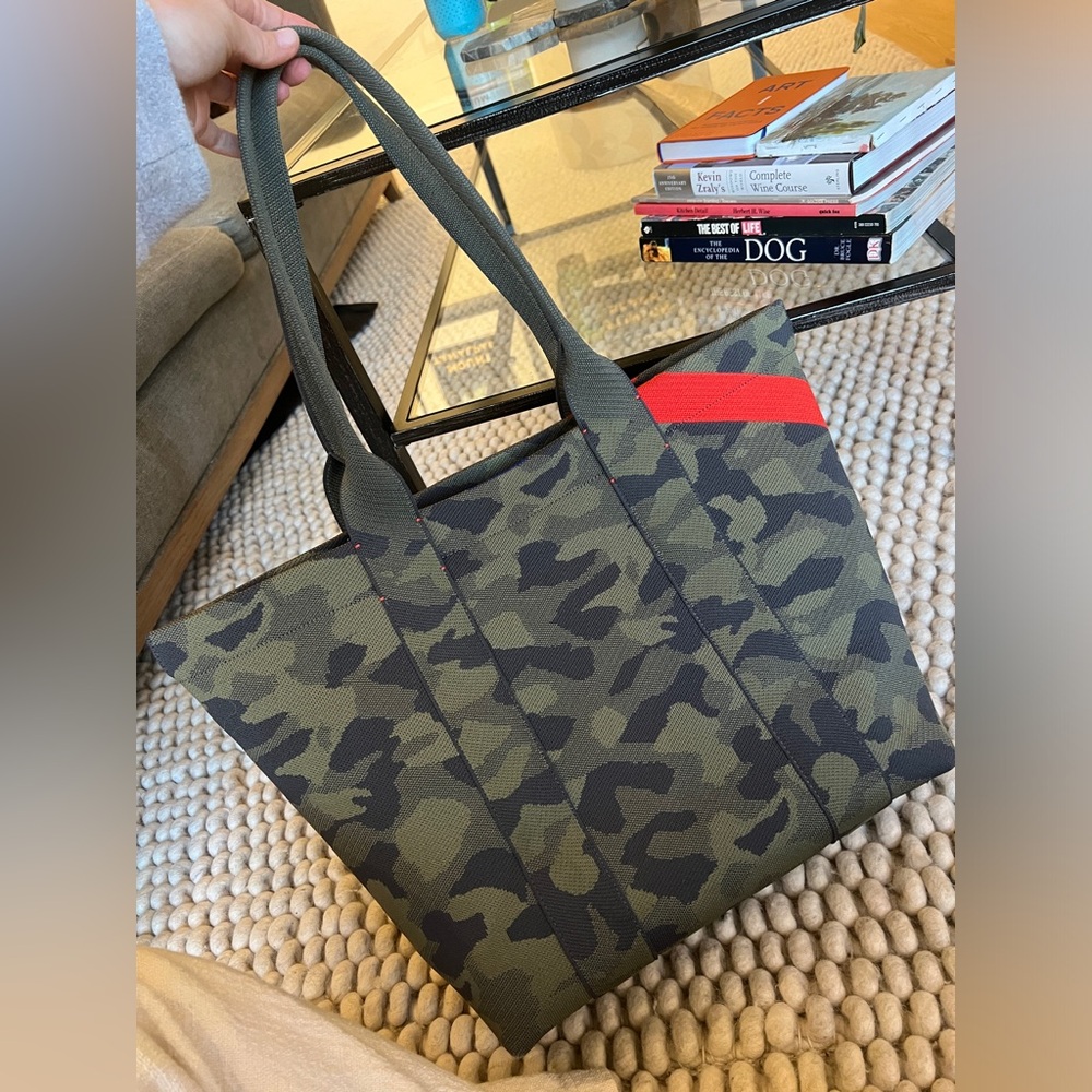 Discontinued print! Rothy’s camouflage Essential Tote. Like new condition.